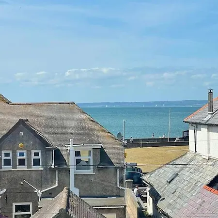 Lovely Big 3 Bedroom Maisonette Close To The Beach Llandudno Exterior photo
