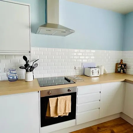 Lovely Big 3 Bedroom Maisonette Close To The Beach Llandudno Exterior photo