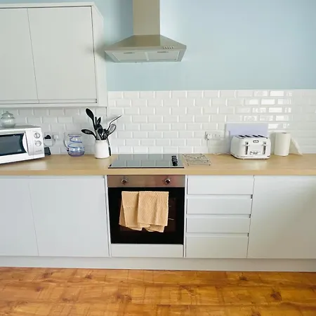 Lovely Big 3 Bedroom Maisonette Close To The Beach Llandudno Exterior photo