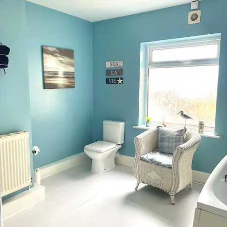 Lovely Big 3 Bedroom Maisonette Close To The Beach Llandudno Exterior photo