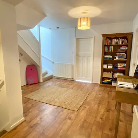 Lovely Big 3 Bedroom Maisonette Close To The Beach Llandudno Exterior photo